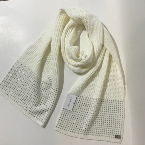 Calvin Klein
One Size Scarf - Picture 1 of 13